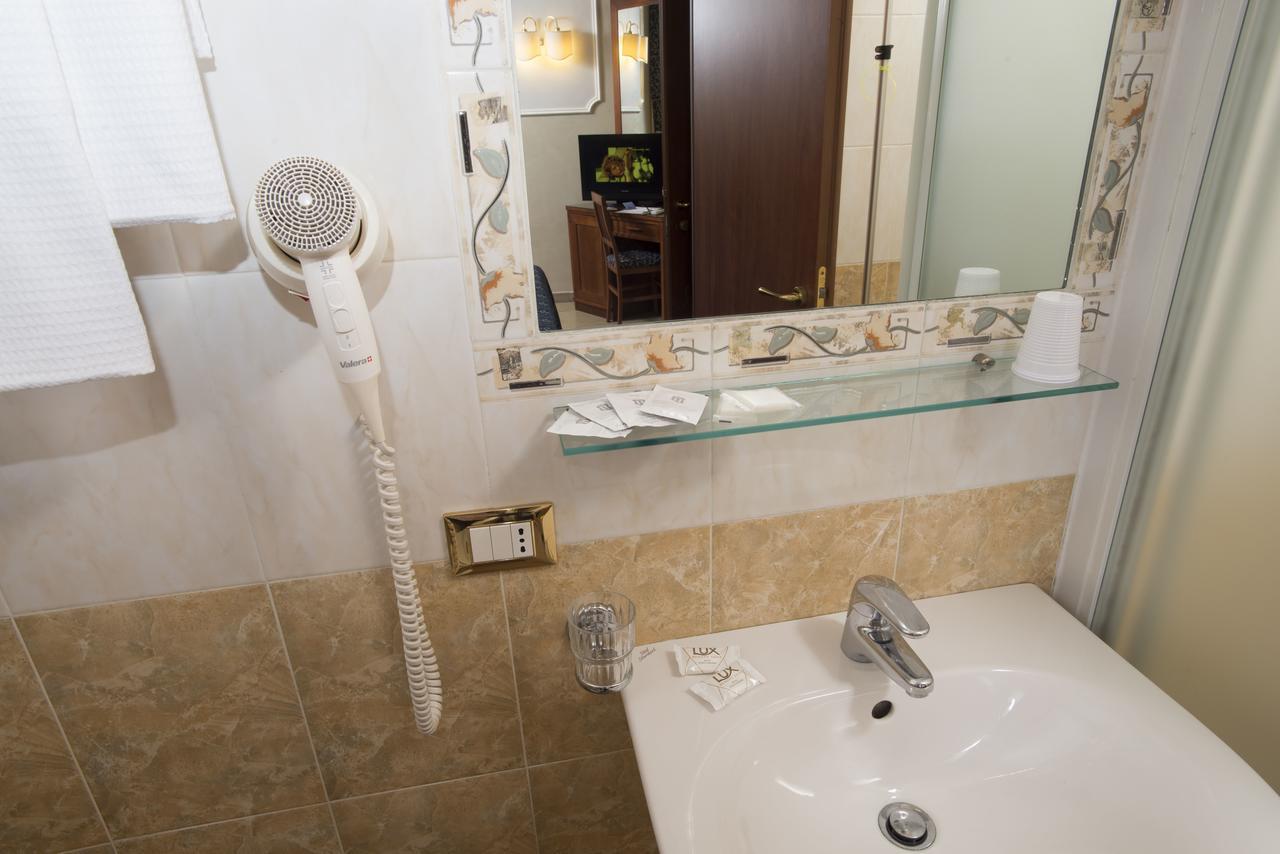 Frühstückspension Adorasuite 3*